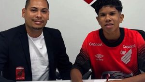 Moto Club anuncia saída de promessa de 14 anos para o Athletico Paranaense