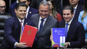 Brasil tem queda na pobreza e aumento da renda, afirma presidente Lula