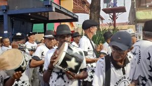 Bloco Fuzileiros da Fuzarca celebra 90 anos no carnaval tradicional da Madre Deus, em São Luís