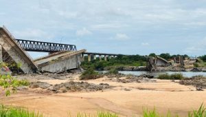 Ponte sobre o Rio Tocantins foi implodida. Foto: Reprodução/Rede social