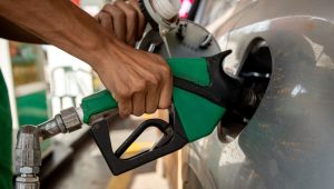 Justiça determina 72h para distribuidoras explicarem preços abusivos nos combustíveis no Maranhão