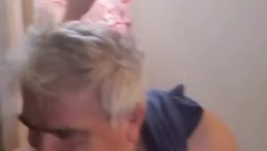 Casal que seria morador e funcionários de um condomínio localizadp no bairro do Flamengo, zona sul do RJ. Foto: Reprodução/Rede Social