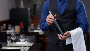 Restaurante contrata Maître com conhecimento na área de vinhos