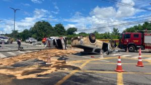 Em perseguição, viatura da PM causa acidente no Araçagi