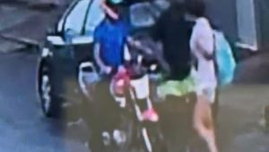 Jovem é assaltada por dupla de criminosos no Ipase de Cima; veja vídeo