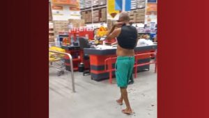 Homem é esfaqueado no pescoço em supermercado de São Luís; Veja o vídeo