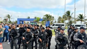Policiais embarcam para reforçar segurança nas eleições no interior