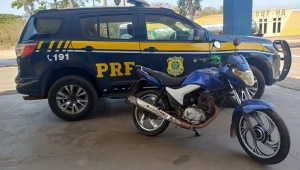 Motociclista ignora ordem de policiais e derruba passageira da moto em São Luís