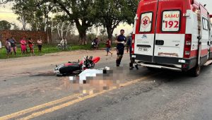 Motociclista morre ao colidir contra picape na BR-135