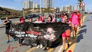 Mulheres realizam protesto na Avenida Litorânea contra estupro e violência