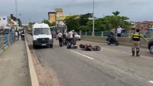 Acidente deixa motociclista ferido na Ponte do São Francisco