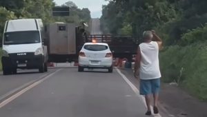 Ponte sobre o Rio Natividade é totalmente interditada na BR-010