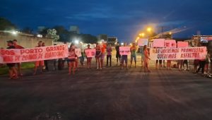 Manifestação pede por melhorias na estrada do Porto Grande, na zona rural de São Luís