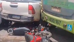 Caminhão perde freio e atinge mais de 10 veículos em avenida de São Luís