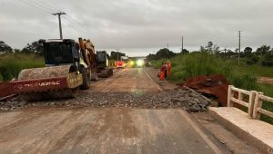 Após ser interditada, ponte sobre o Rio Bambu em Bacabal é liberada