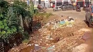 Moradores denunciam cratera na entrada do Porto de Mocajituba, em Paço do Lumiar