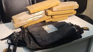 Polícia apreende 10 kg de drogas e colete balístico na Vila Marinho, em São Luís