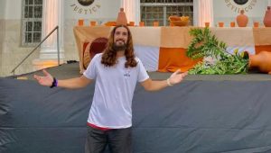Ator que interpreta Jesus Cristo na Via Sacra do Anjo da Guarda revela como é sua vida fora dos palcos