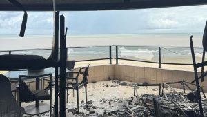 Vídeo: novas imagens mostram destruição causada pelo fogo em apartamento de prédio na Ponta d’Areia