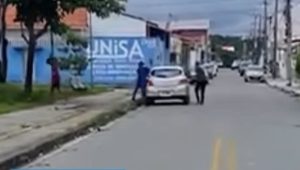 Carro e arma de policial são roubados em plena luz do dia no Vinhais