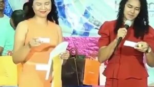 Vídeo: familiares de secretária que sorteou mãe em festa das mães já haviam sido premiados em 2023