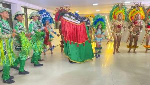 Cacuriá Balaio de Rosas e Boi Encanto do Olho D’Água marcam presença no arraial do Hora D