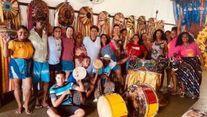 Mulheres participam da oficina de Zabumba no resgate ao sotaque da baixada