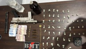 Homem é preso em posse de submetralhadora no bairro da Areinha