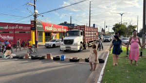Essa é a terceira vez que os pais interditam as via Foto: Wanderson Mota 