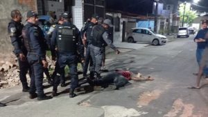 Vídeo: homem é morto em confronto armado na Rua da Vala, na Alemanha