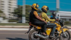 Número de trabalhadores por aplicativos cresce 25,4% em dois anos e chega a 1,7 milhão, aponta IBGE