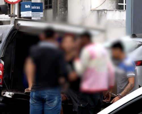 Quatro suspeitos de assalto a motorista de aplicativo são presos