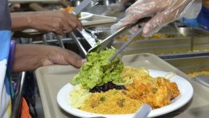 Decreto atualiza regras dos vales-refeição e alimentação; confira mudanças