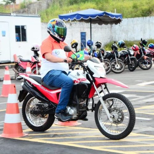 Inscrições para 6 mil vagas em cursos gratuitos para motociclistas terminam nesta quinta-feira (18)