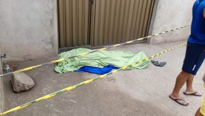 Cadáver é encontrado na Vila Cafeteira, em Paço do Lumiar; suspeita é de overdose alcóolica