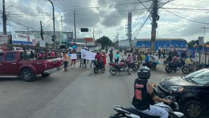 Moradores protestam contra reintegração de posse de terreno em Paço do Lumiar