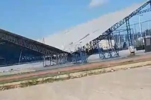 Vídeo: cobertura de quadra poliesportiva desmorona na Praça da Juventude do Barreto, em São Luís