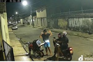 Criminosos assaltam entregador no Cohatrac IV e vídeo da ação repercute