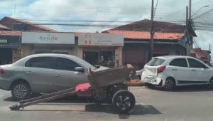 Acidente envolvendo carroça e dois veículos deixa duas pessoas feridas, no São Raimundo