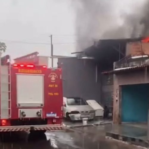 Vídeo: incêndio de grandes proporções chama atenção na Avenida dos Franceses, em São Luís