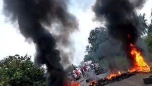 Moradores interditam MA-106 em protesto contra más condições da rodovia