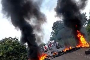 Moradores interditam MA-106 em protesto contra más condições da rodovia