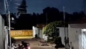 Vídeo: assaltante se passa por entregador de delivery e rouba moradores em São José de Ribamar