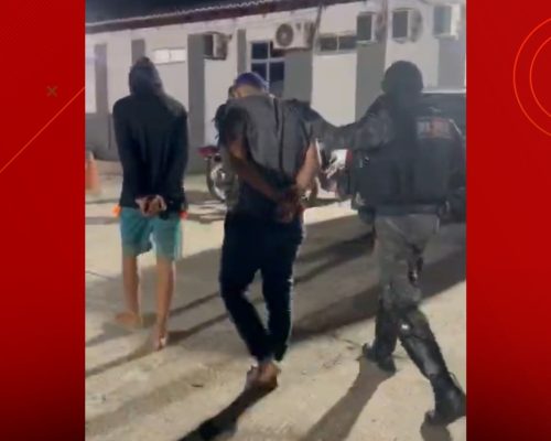 Policial de folga impede assalto e dois homens são presos em loja de motocicletas no Anil