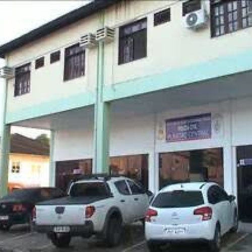 Suspeito tenta fugir da PM e se livrar de drogas, mas é preso com crack, maconha e cocaína em São Luís