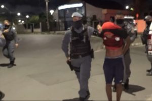 Adolescente é apreendido após tentativa de execução terminar com criança baleada no bairro Alonso Costa