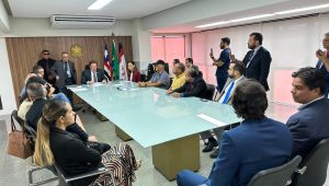 Justiça determina fim de greve e reajustes iguais para rodoviários dos sistemas urbano e semiurbano