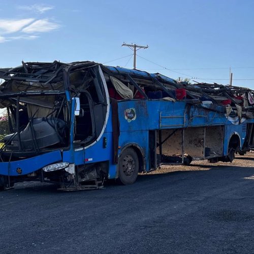 Seis pessoas morrem e mais de 30 ficam feridas em acidente com ônibus que saiu do Maranhão para Santa Catarina