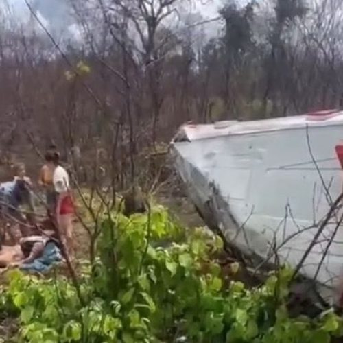 Ambulância de Araioses sofre acidente após deixar pacientes em Parnaíba no Piauí