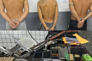 Nove pessoas são presas e armas e drogas são apreendidas em megaoperação contra o tráfico em São João Batista